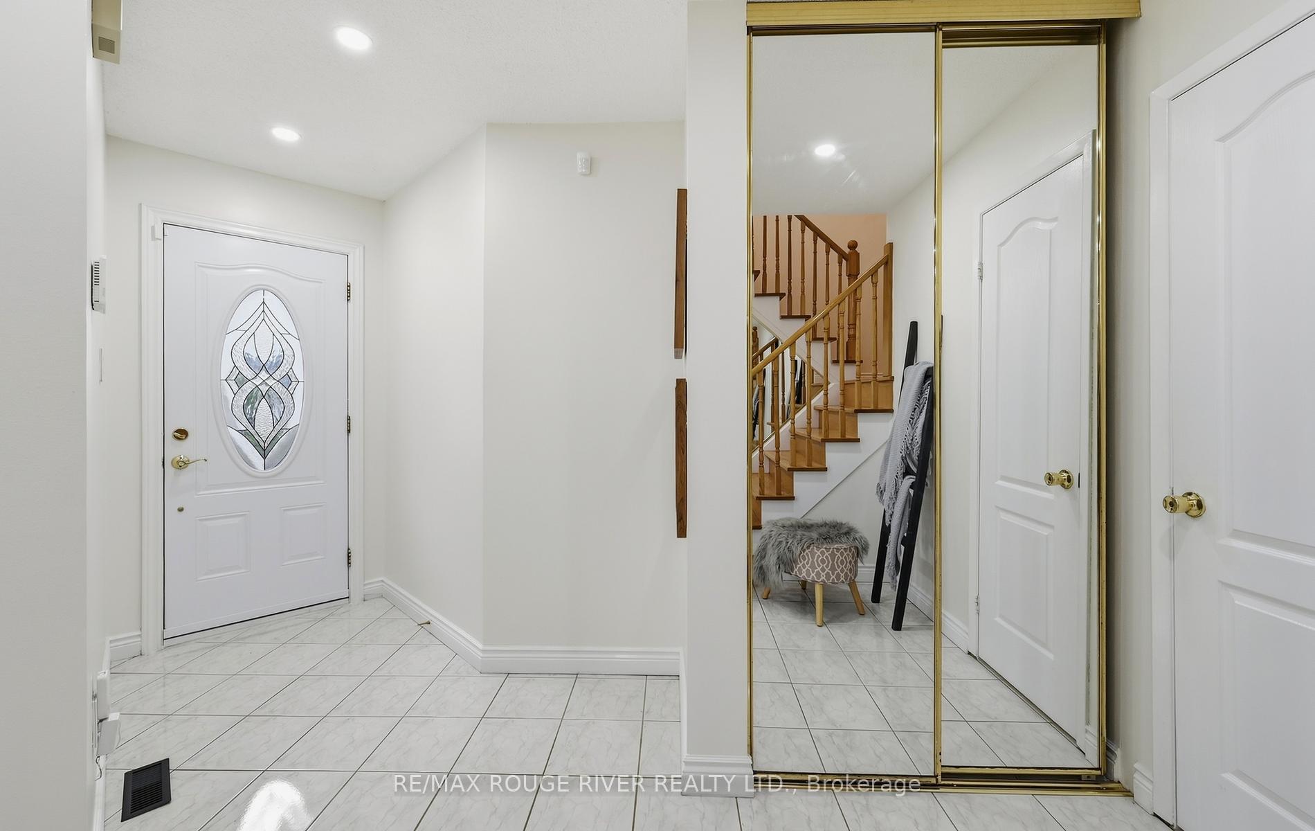 Photo 3 of 33 Rangeley Drive, Scarborough, Rouge — HOMEH