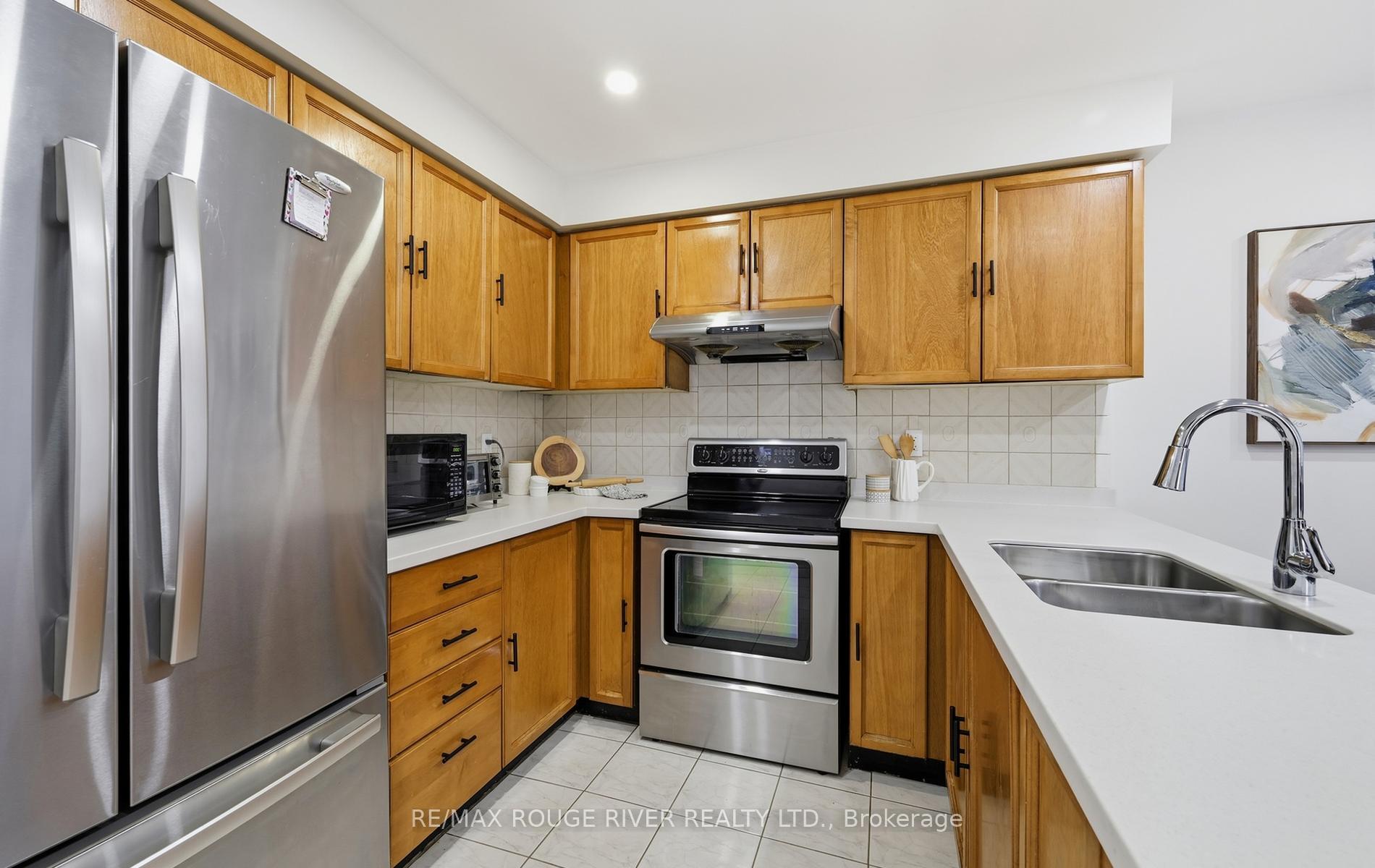 Photo 9 of 33 Rangeley Drive, Scarborough, Rouge — HOMEH