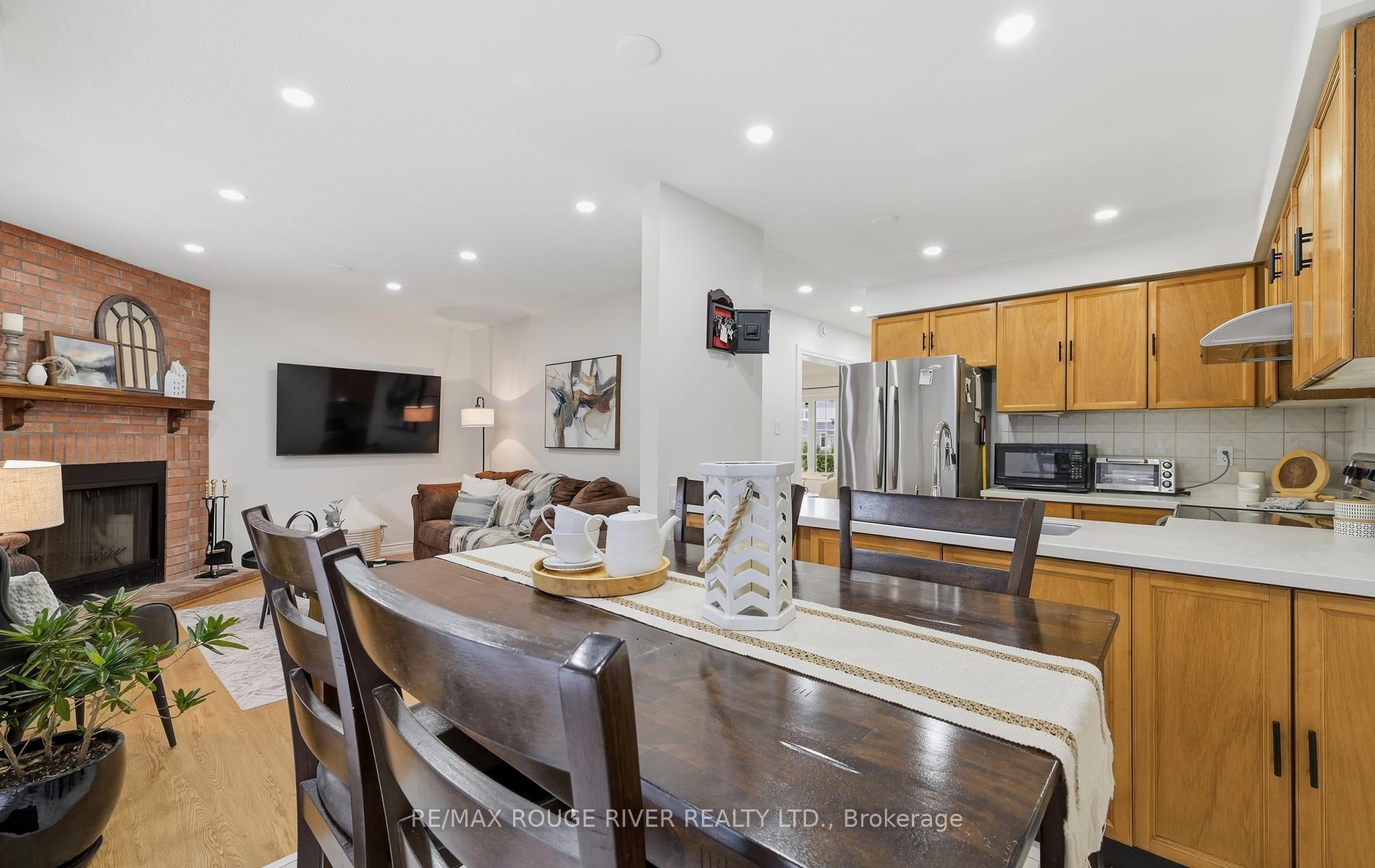 Photo 12 of 33 Rangeley Drive, Scarborough, Rouge — HOMEH