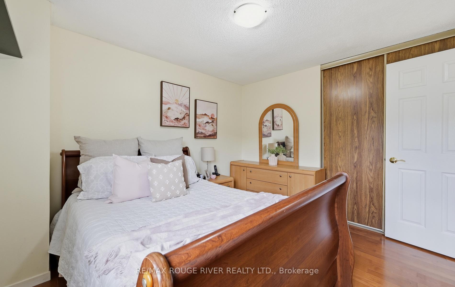 Photo 24 of 33 Rangeley Drive, Scarborough, Rouge — HOMEH