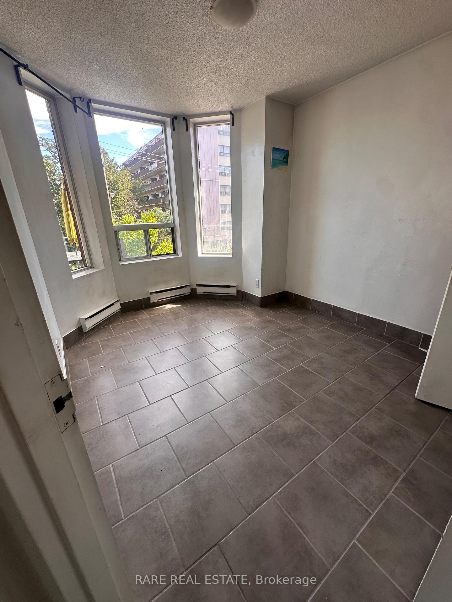 Photo 7 of Unit 5, 120 Spencer Avenue, Toronto, South Parkdale — HOMEH