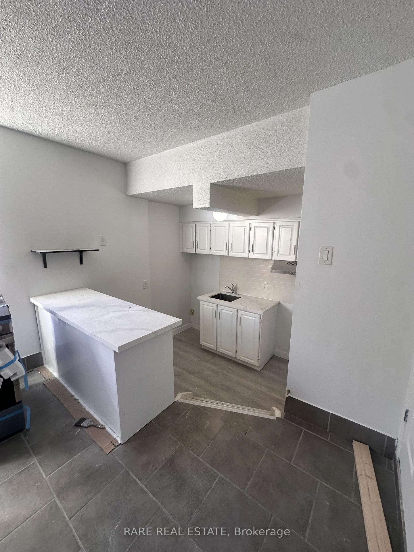 Photo 1 of Unit 5, 120 Spencer Avenue, Toronto, South Parkdale — HOMEH