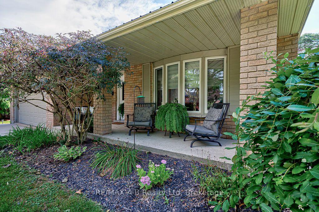 Photo 4 of 159 Lightbourne Avenue, Stratford — HOMEH