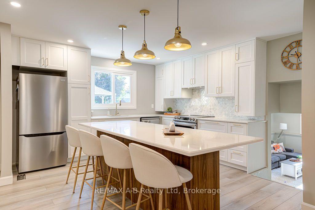 Photo 11 of 159 Lightbourne Avenue, Stratford — HOMEH
