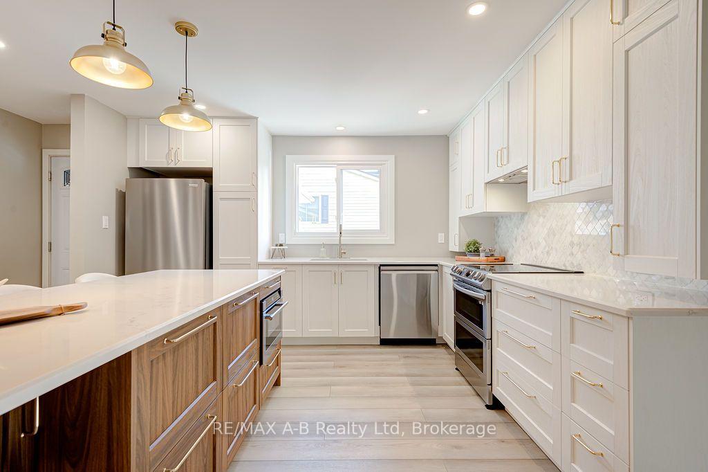 Photo 13 of 159 Lightbourne Avenue, Stratford — HOMEH