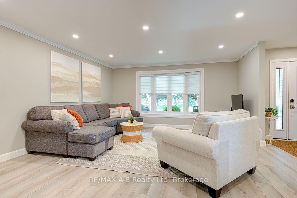 Photo 15 of 159 Lightbourne Avenue, Stratford — HOMEH