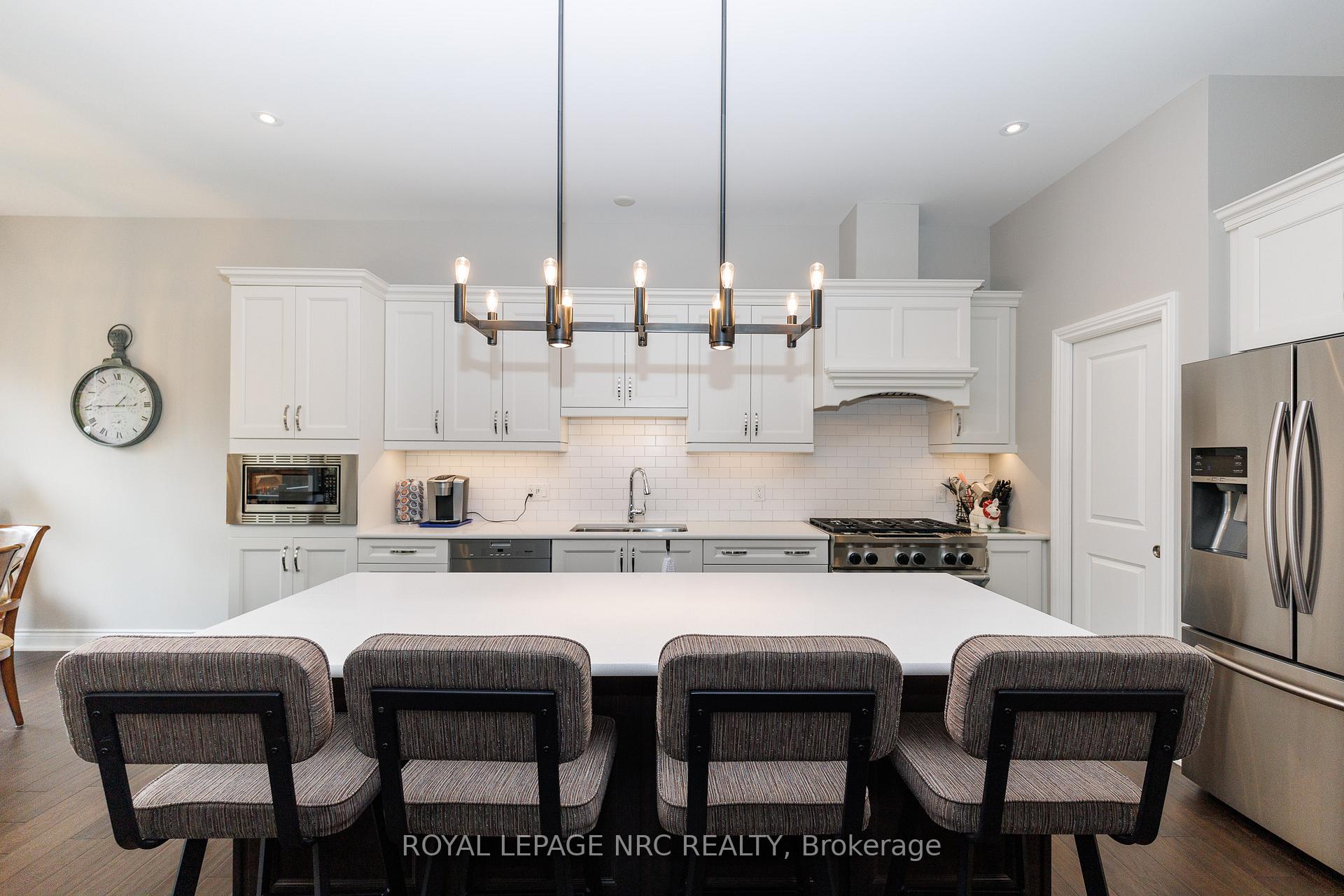 Photo 8 of 23 Francescso Crescent, St. Catharines, Rykert/Vansickle — HOMEH