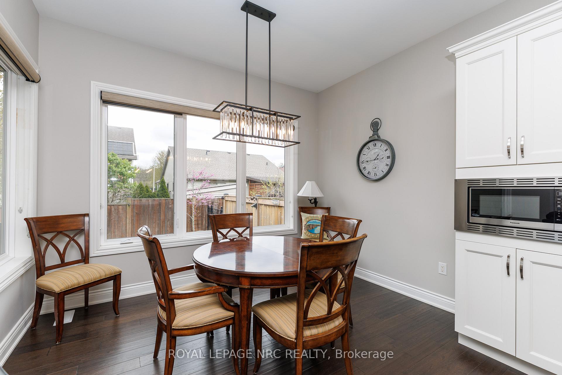 Photo 11 of 23 Francescso Crescent, St. Catharines, Rykert/Vansickle — HOMEH