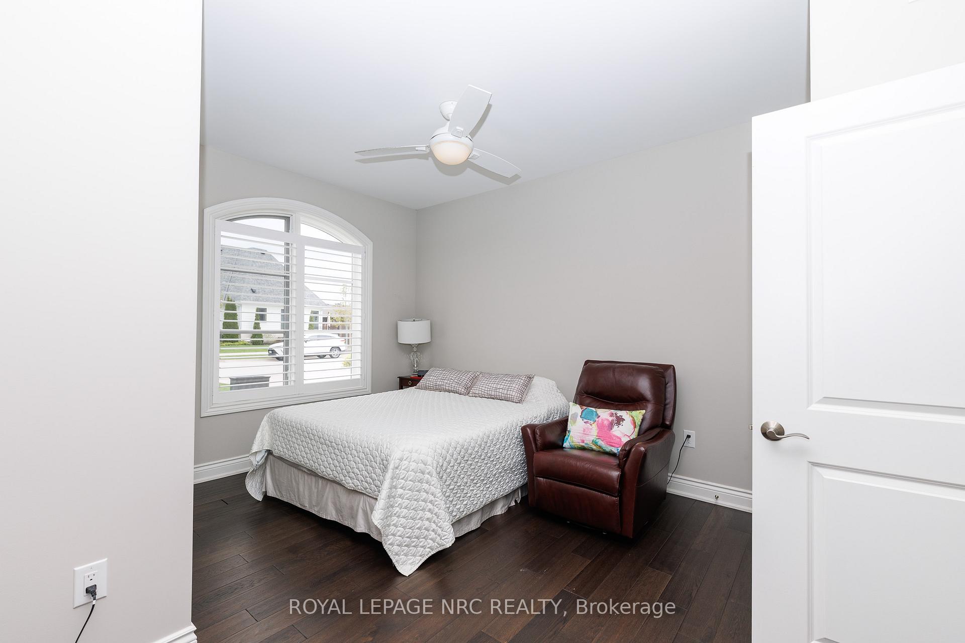 Photo 15 of 23 Francescso Crescent, St. Catharines, Rykert/Vansickle — HOMEH