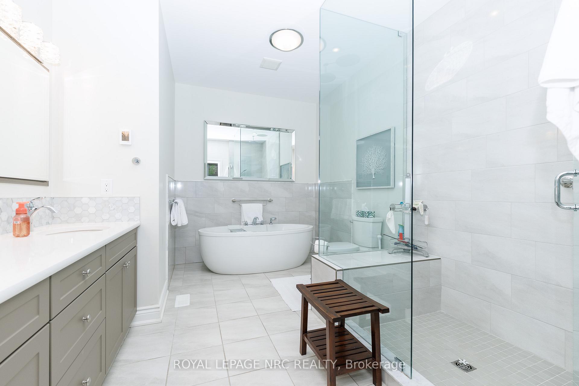 Photo 18 of 23 Francescso Crescent, St. Catharines, Rykert/Vansickle — HOMEH