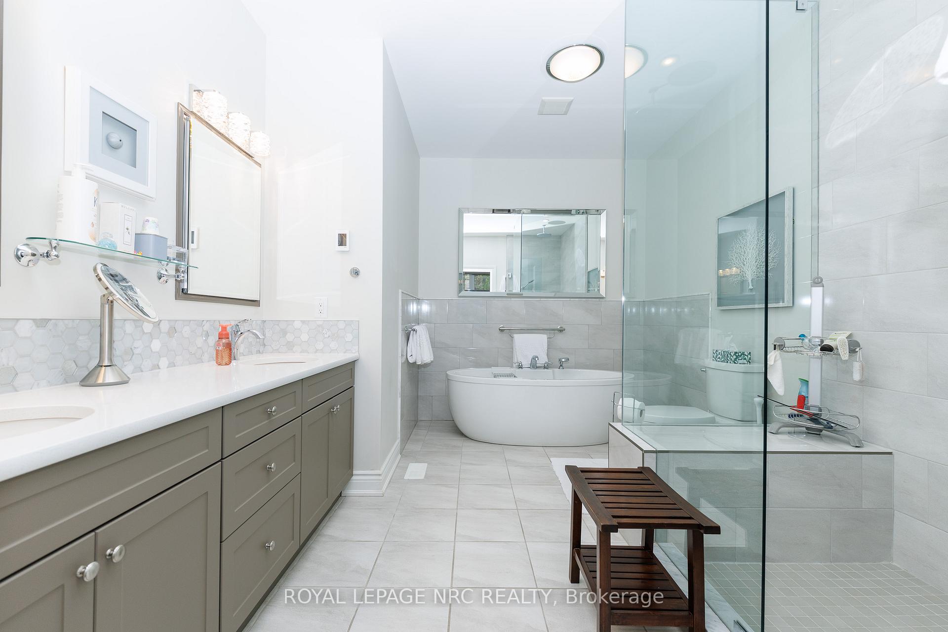 Photo 20 of 23 Francescso Crescent, St. Catharines, Rykert/Vansickle — HOMEH
