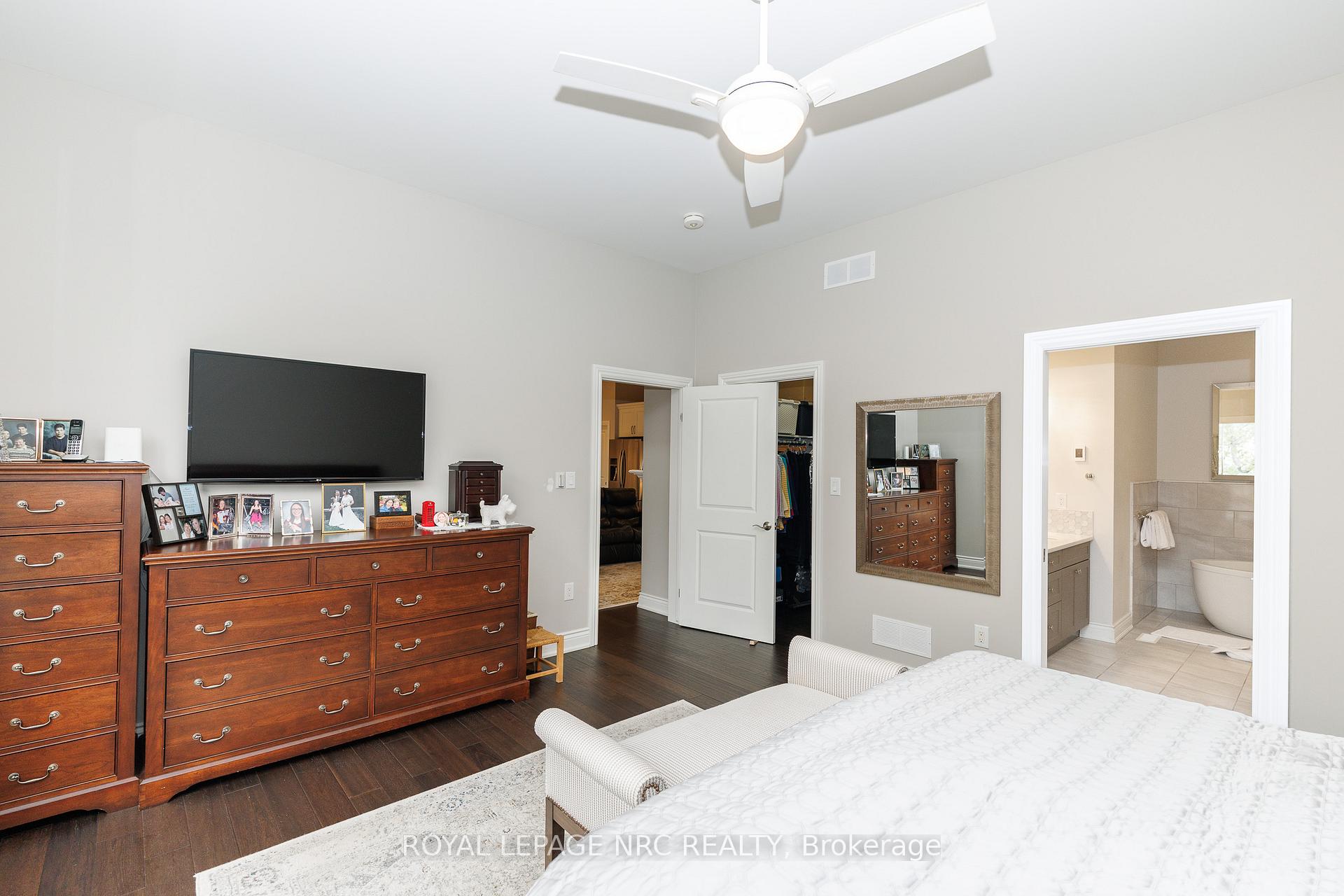 Photo 24 of 23 Francescso Crescent, St. Catharines, Rykert/Vansickle — HOMEH