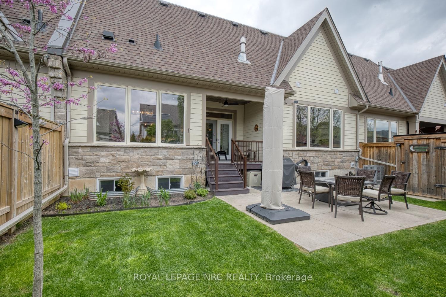 Photo 36 of 23 Francescso Crescent, St. Catharines, Rykert/Vansickle — HOMEH