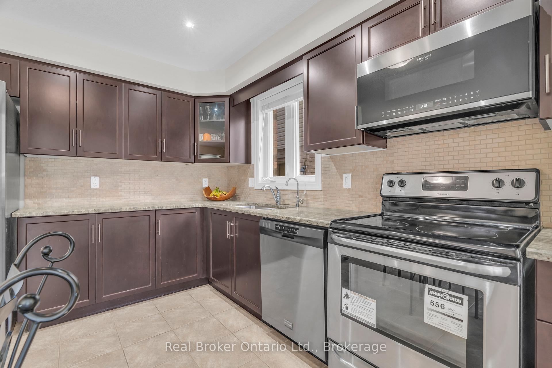 Photo 9 of 41 Samuel Drive, Guelph, Pineridge/Westminster Woods — HOMEH