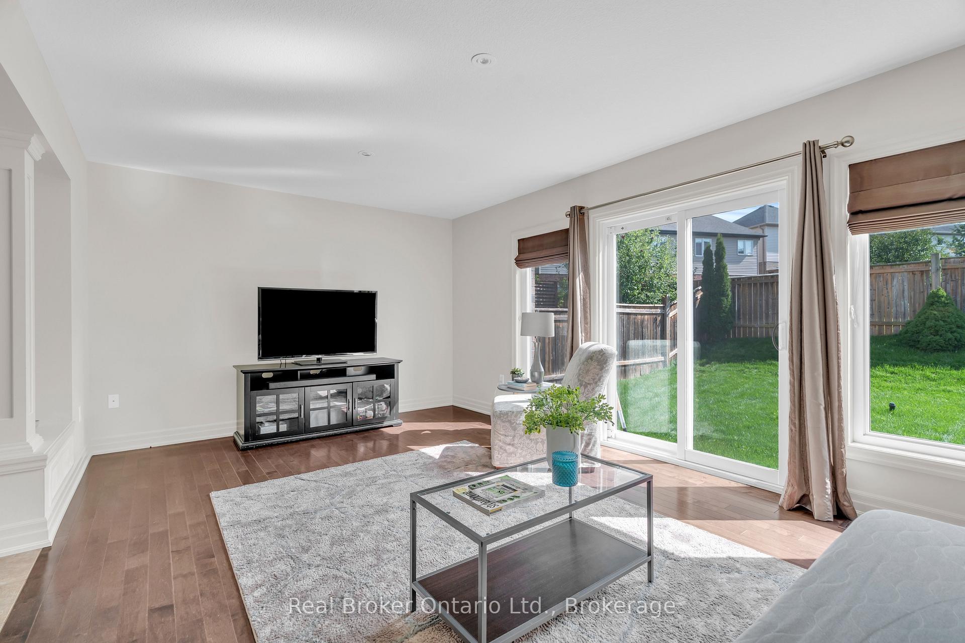 Photo 12 of 41 Samuel Drive, Guelph, Pineridge/Westminster Woods — HOMEH