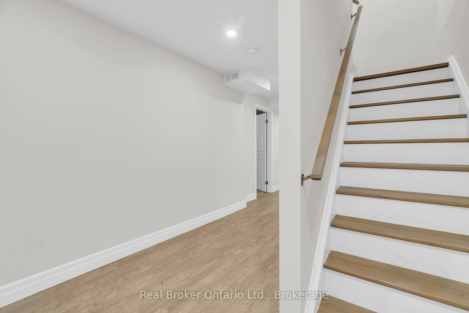 Photo 29 of 41 Samuel Drive, Guelph, Pineridge/Westminster Woods — HOMEH