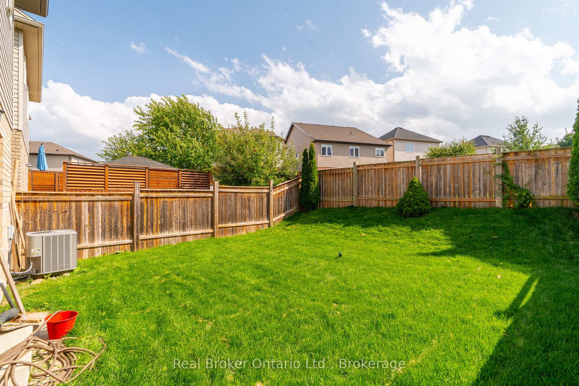 Photo 34 of 41 Samuel Drive, Guelph, Pineridge/Westminster Woods — HOMEH