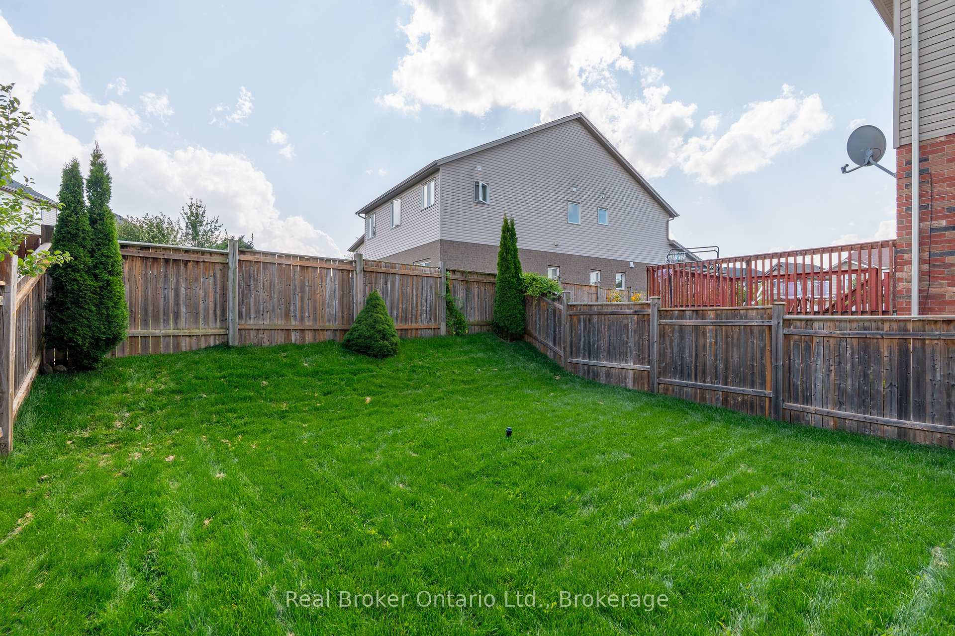 Photo 38 of 41 Samuel Drive, Guelph, Pineridge/Westminster Woods — HOMEH