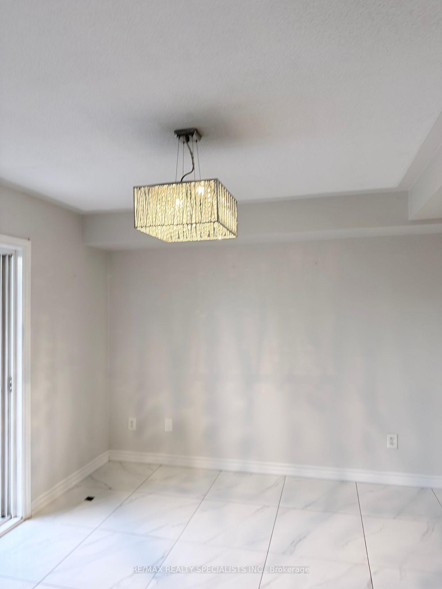 Photo 3 of Unit 17, 3250 Bentley Drive, Mississauga, Churchill Meadows — HOMEH