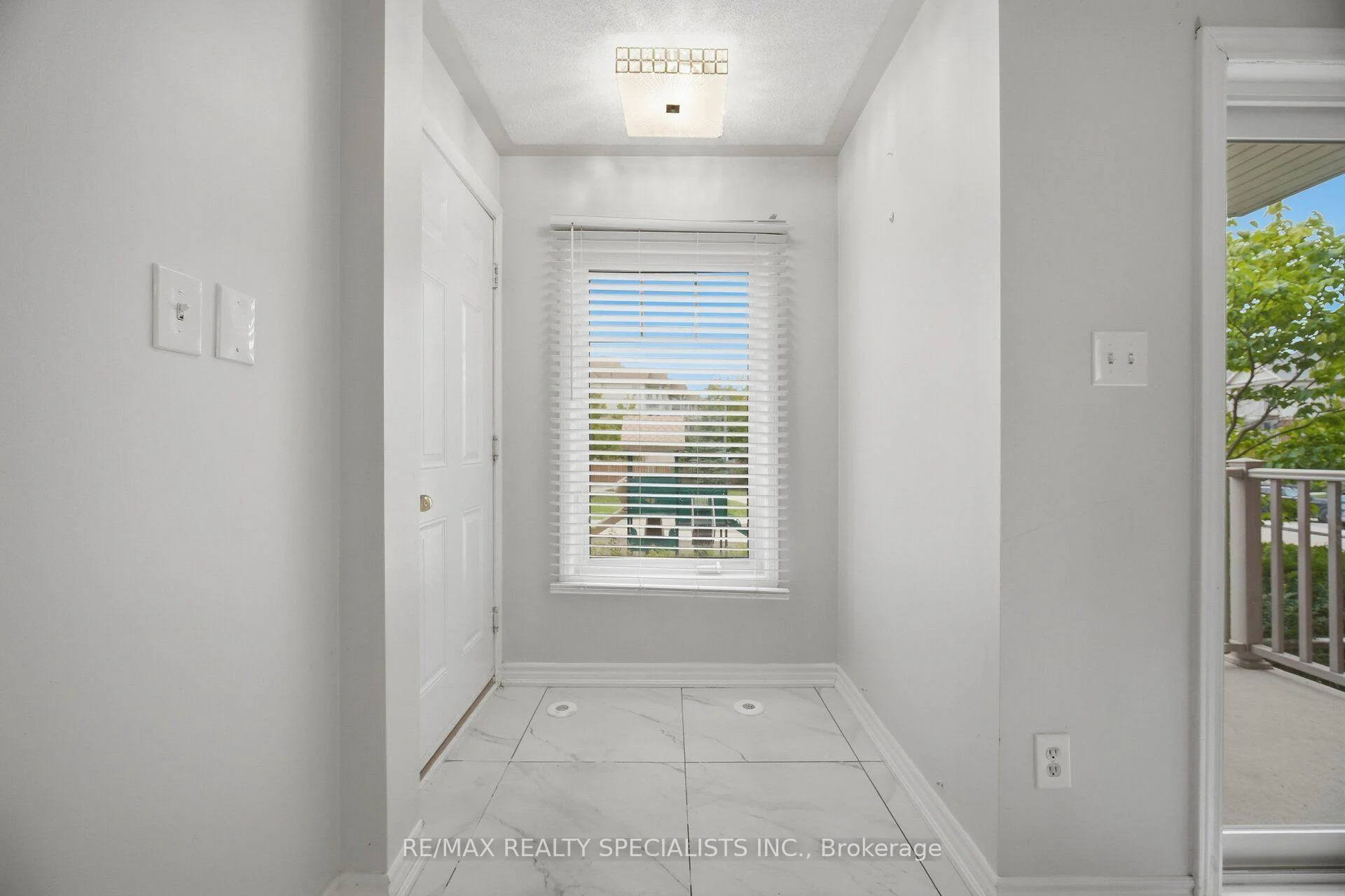 Photo 5 of Unit 17, 3250 Bentley Drive, Mississauga, Churchill Meadows — HOMEH