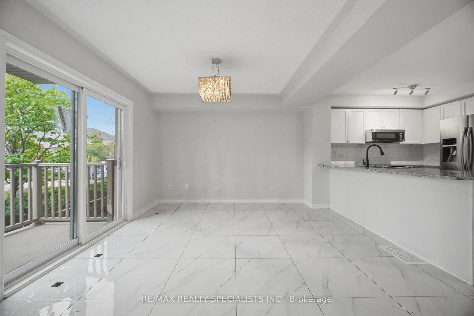 Photo 8 of Unit 17, 3250 Bentley Drive, Mississauga, Churchill Meadows — HOMEH