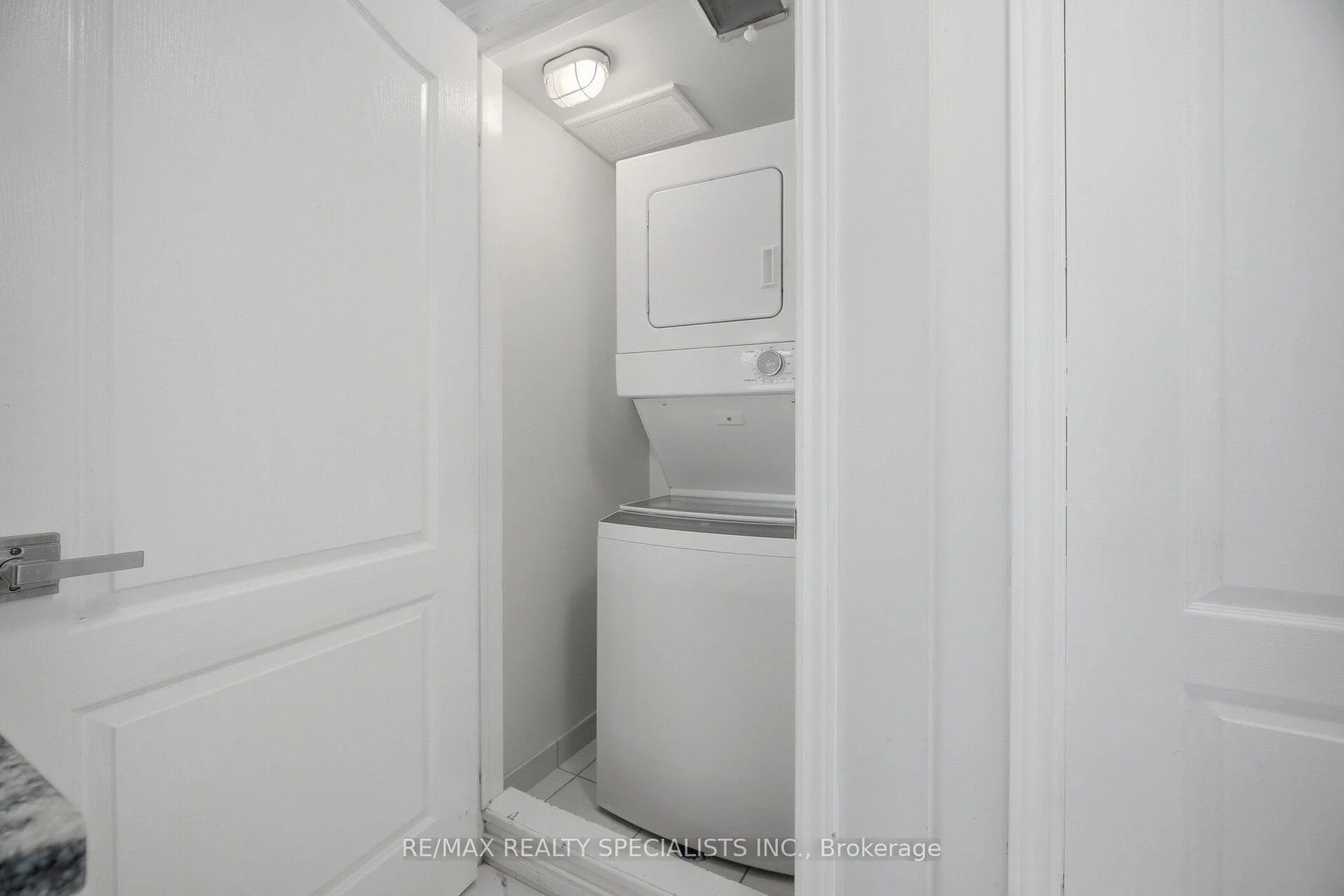 Photo 15 of Unit 17, 3250 Bentley Drive, Mississauga, Churchill Meadows — HOMEH
