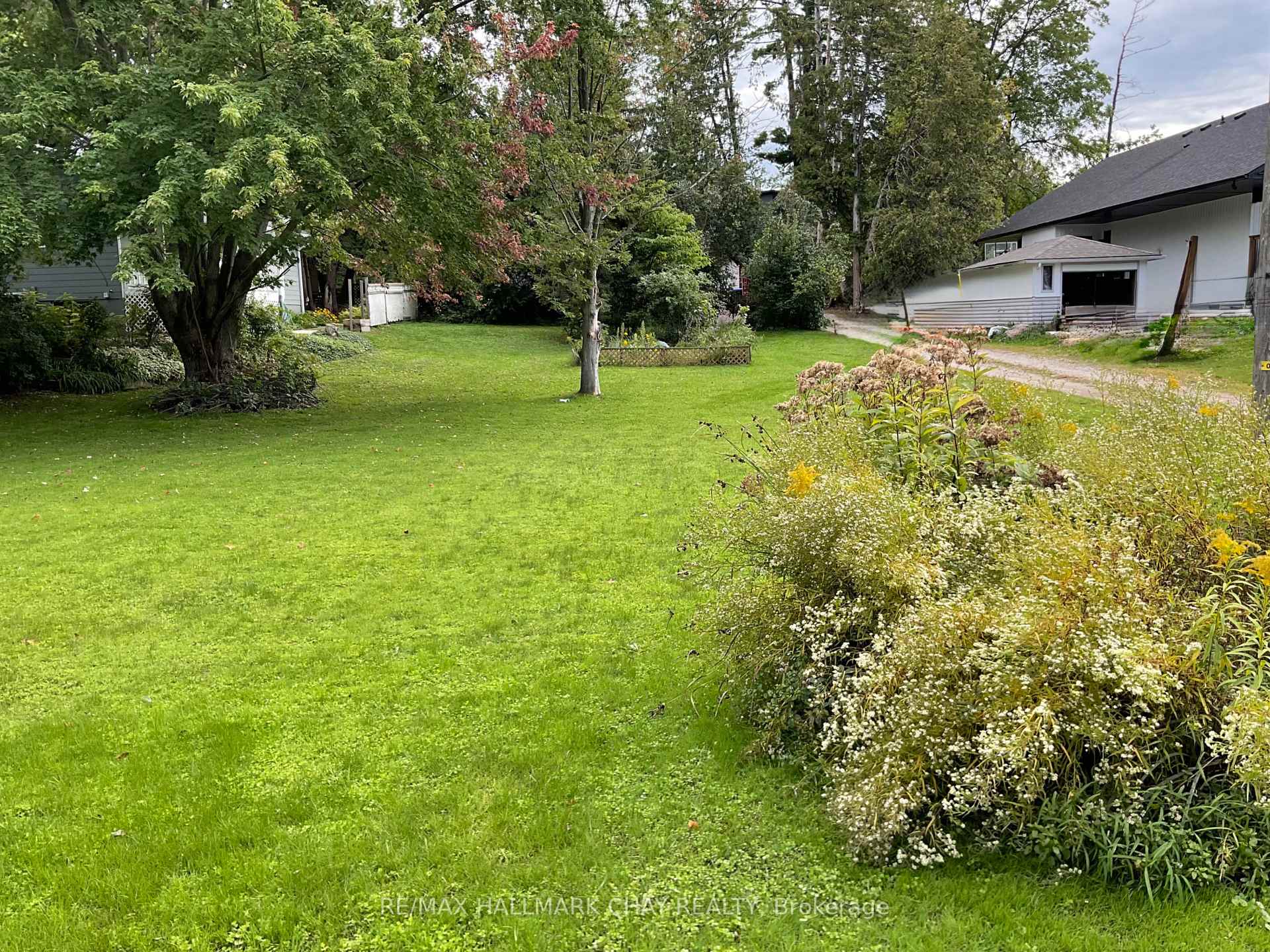 Photo 2 of 961 7th Line, Innisfil, Alcona — HOMEH