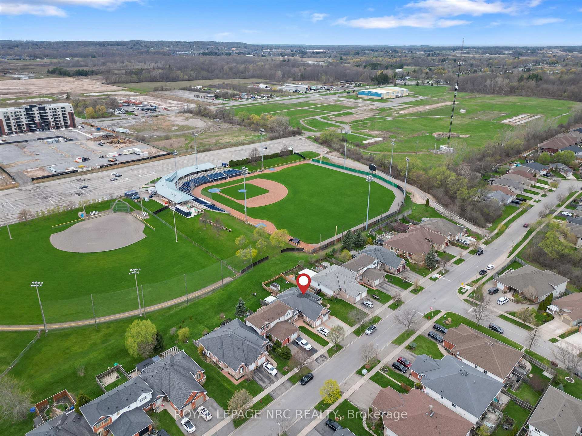 Photo 36 of 147 St Lawrence Drive, Welland, N. Welland — HOMEH