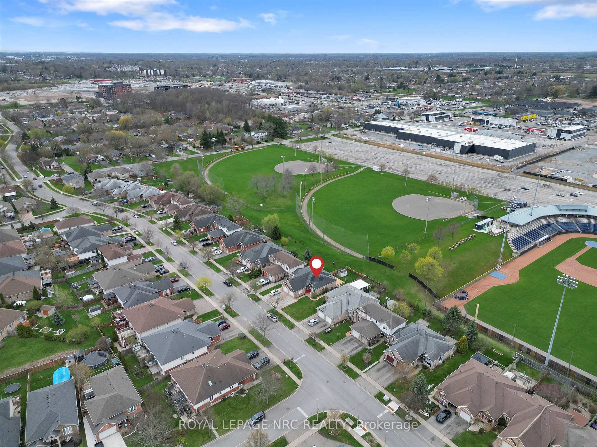 Photo 38 of 147 St Lawrence Drive, Welland, N. Welland — HOMEH