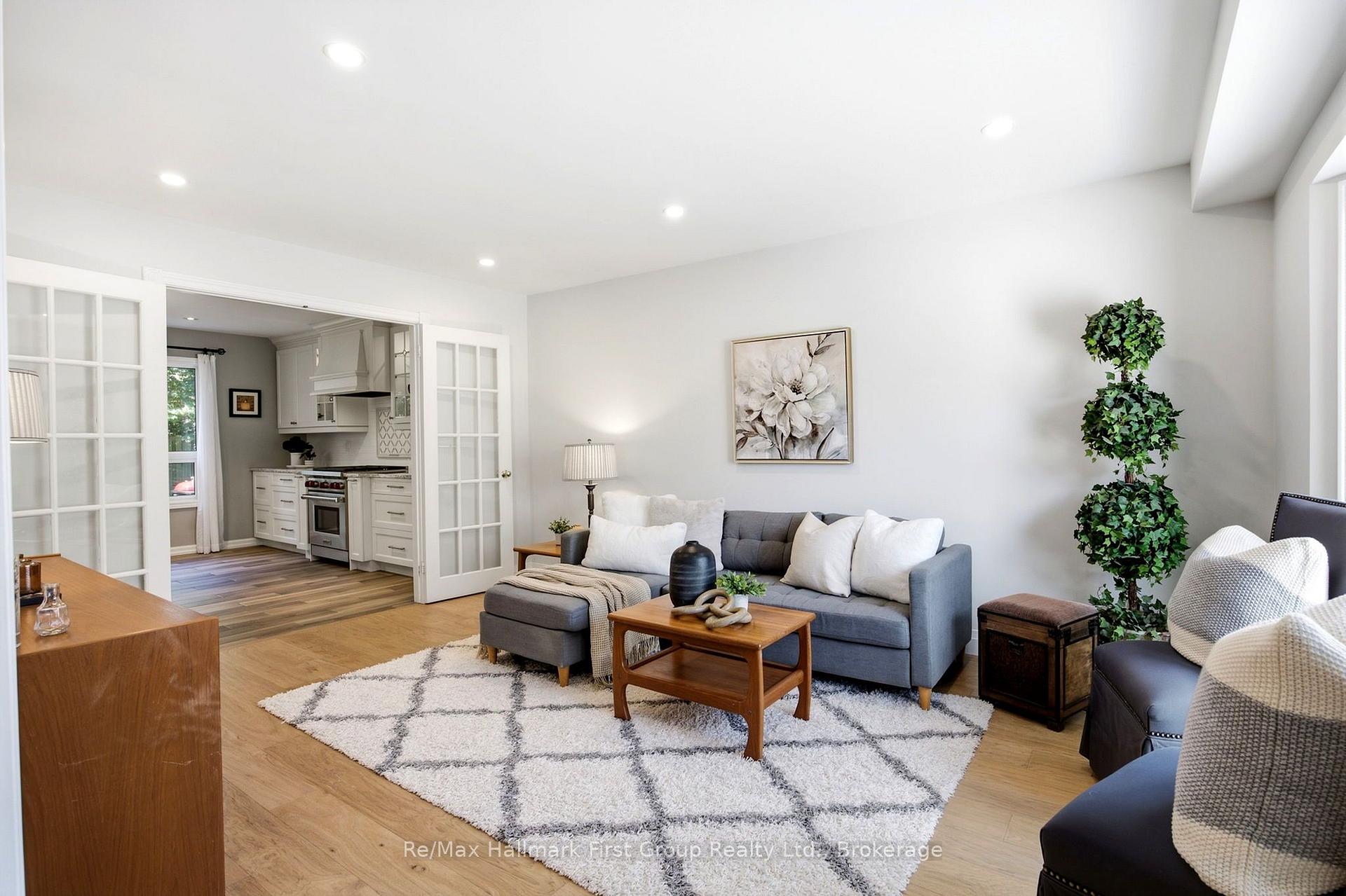 Photo 13 of 41 Bancroft Crescent, Whitby, Williamsburg — HOMEH