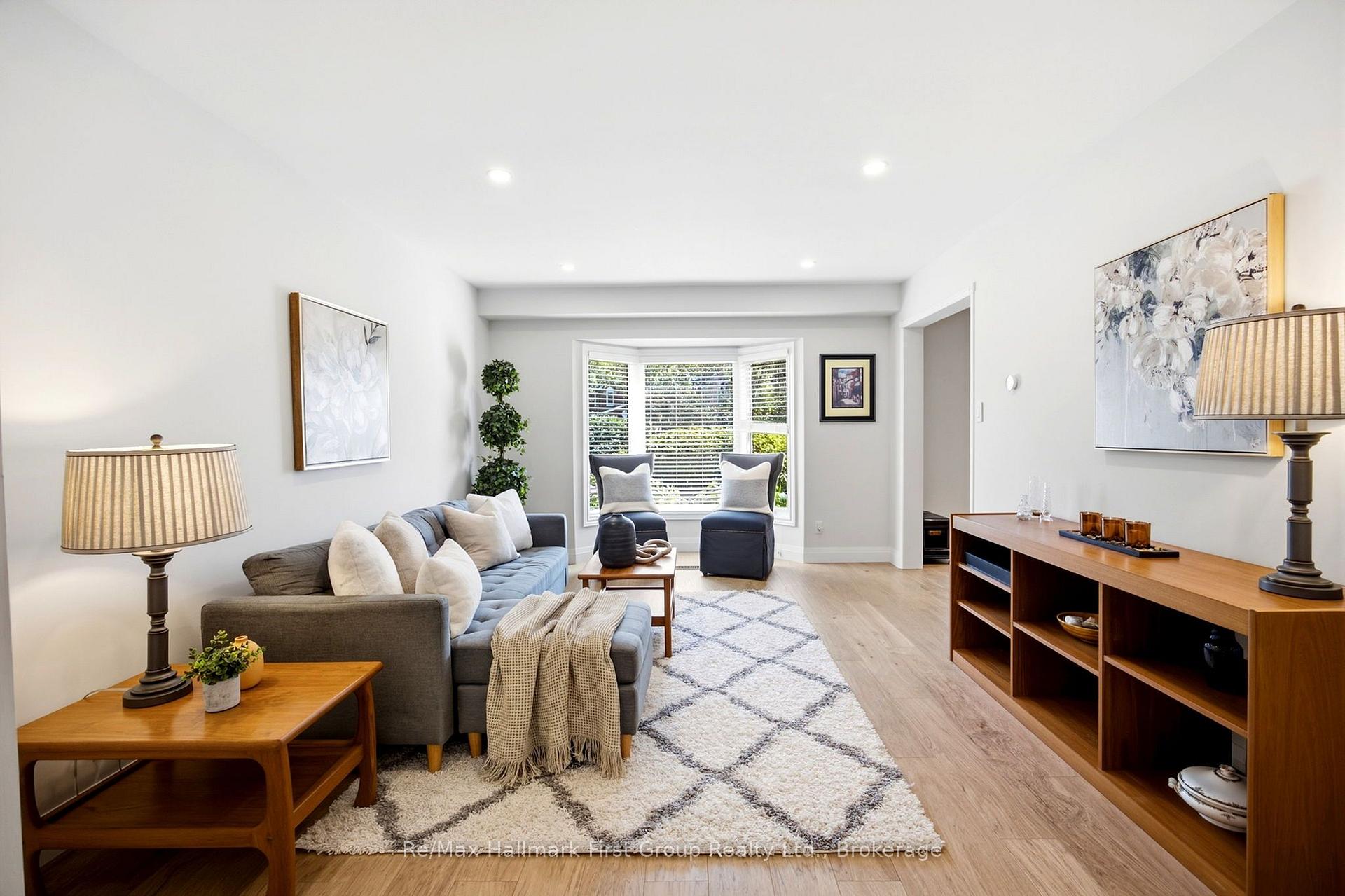 Photo 14 of 41 Bancroft Crescent, Whitby, Williamsburg — HOMEH