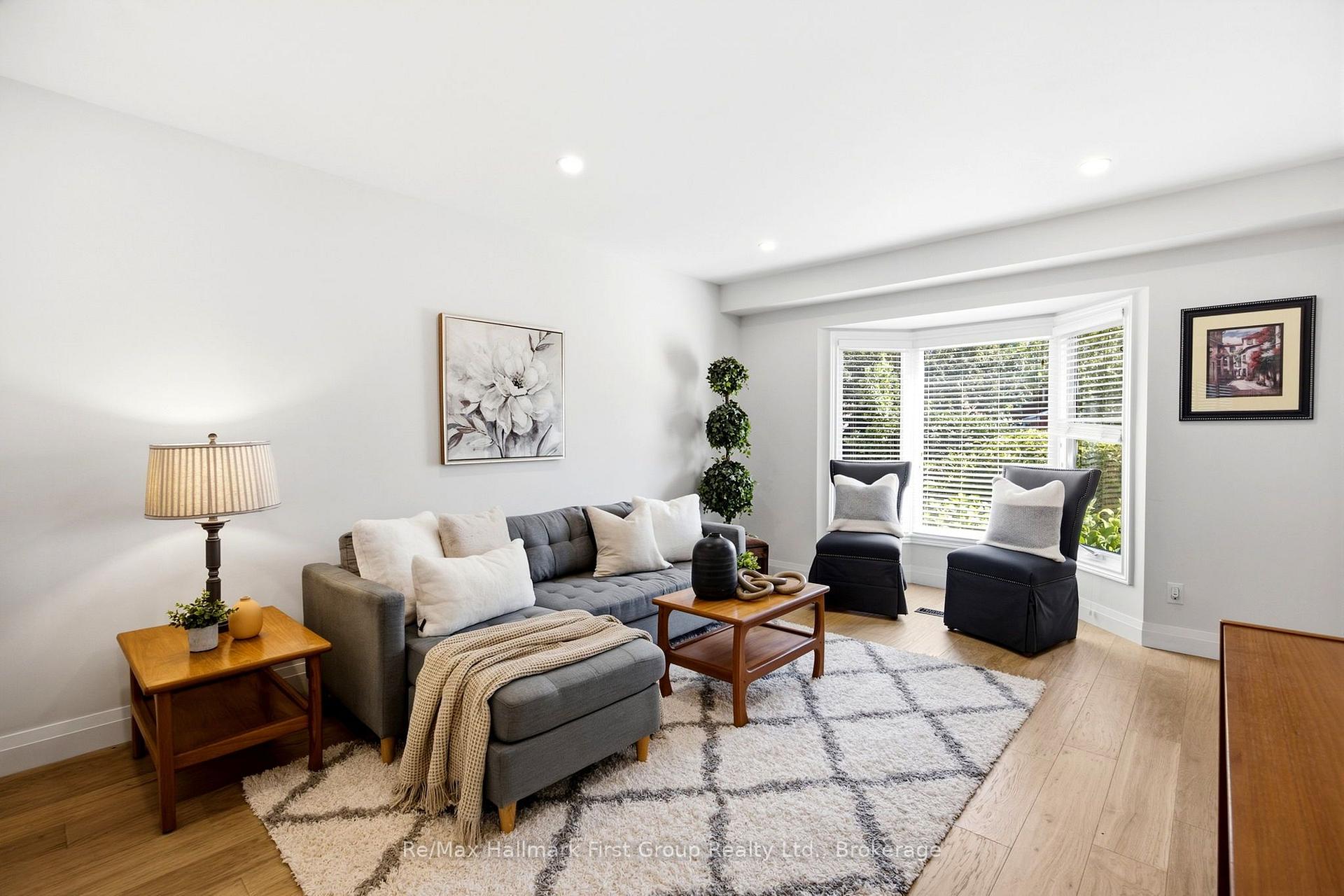 Photo 15 of 41 Bancroft Crescent, Whitby, Williamsburg — HOMEH