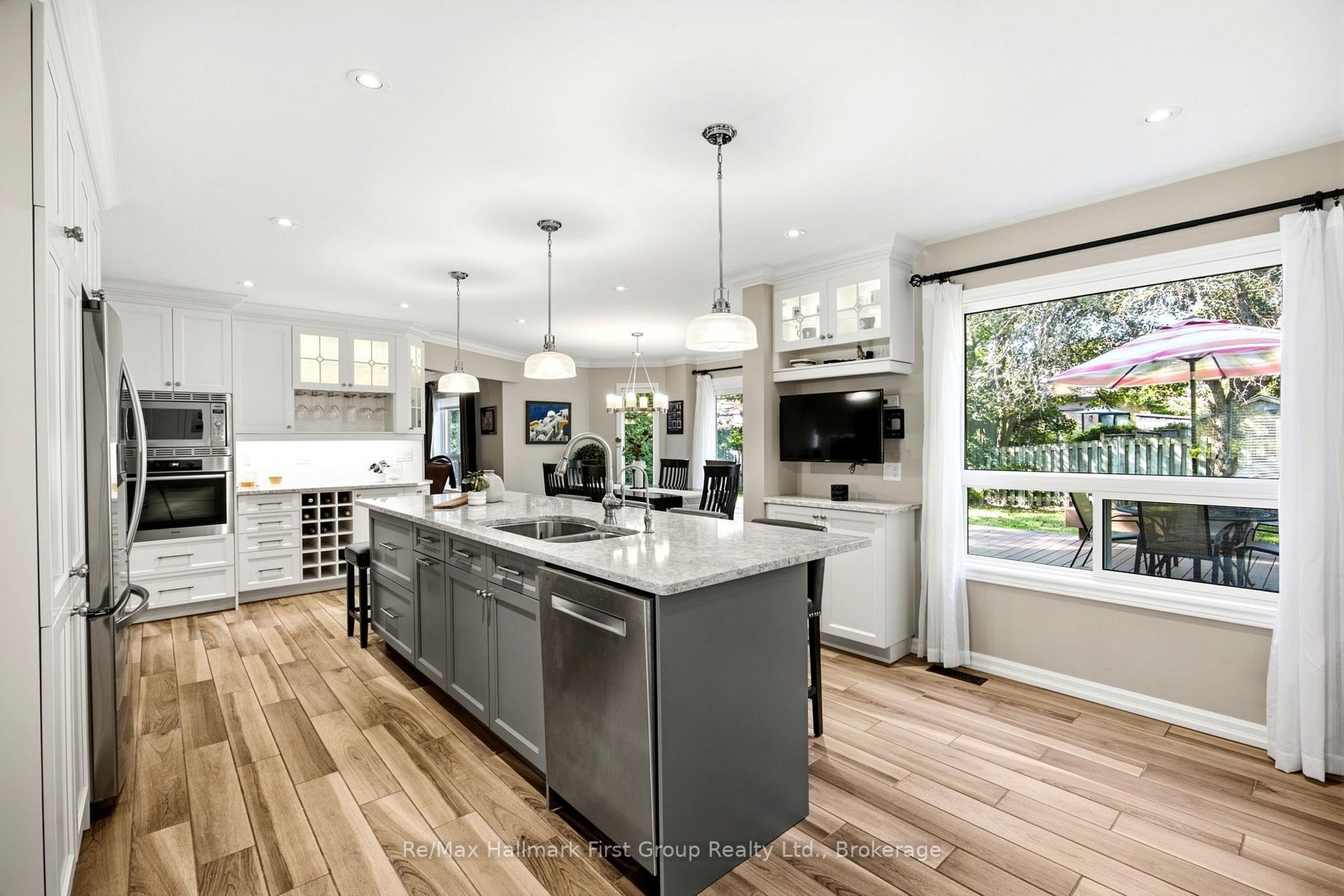 Photo 17 of 41 Bancroft Crescent, Whitby, Williamsburg — HOMEH