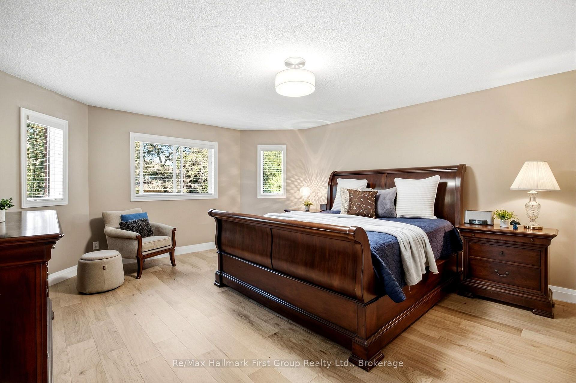 Photo 35 of 41 Bancroft Crescent, Whitby, Williamsburg — HOMEH