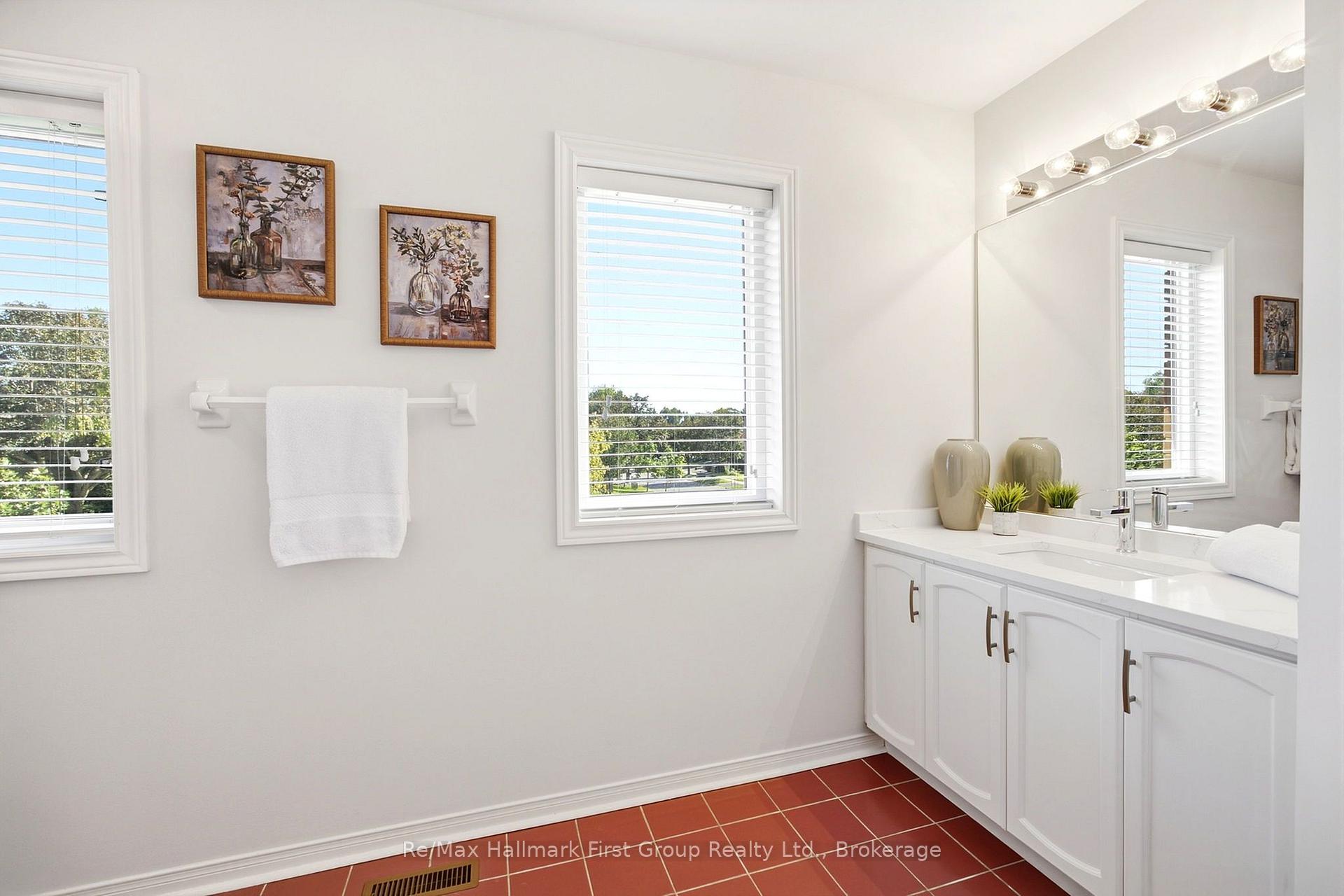 Photo 43 of 41 Bancroft Crescent, Whitby, Williamsburg — HOMEH