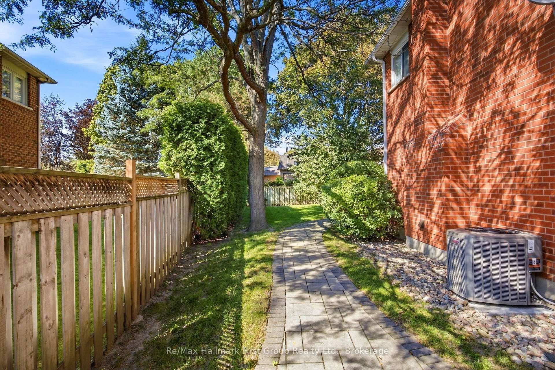 Photo 45 of 41 Bancroft Crescent, Whitby, Williamsburg — HOMEH