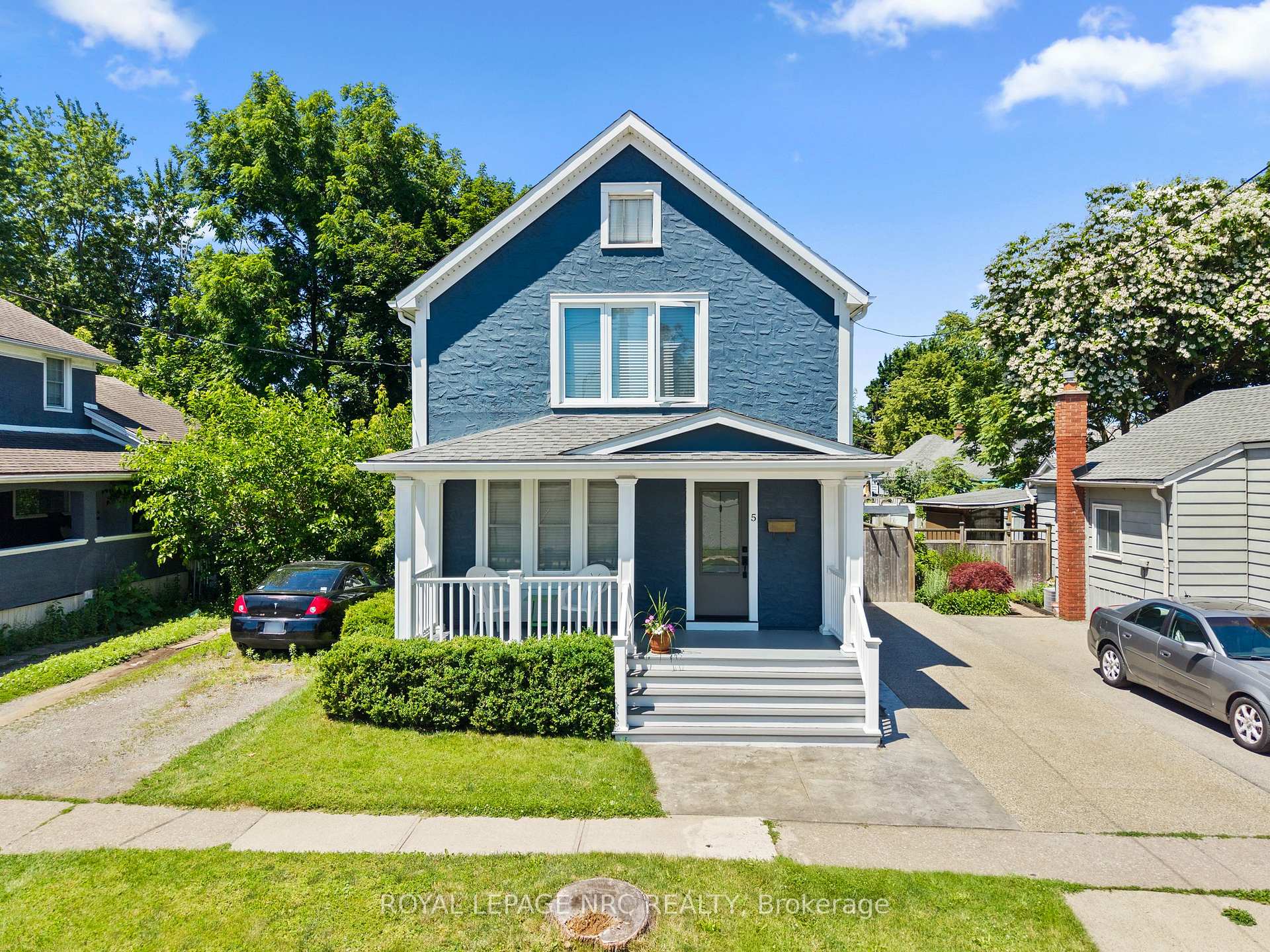 Photo 2 of 5 Greenlaw Place, St. Catharines, Downtown — HOMEH