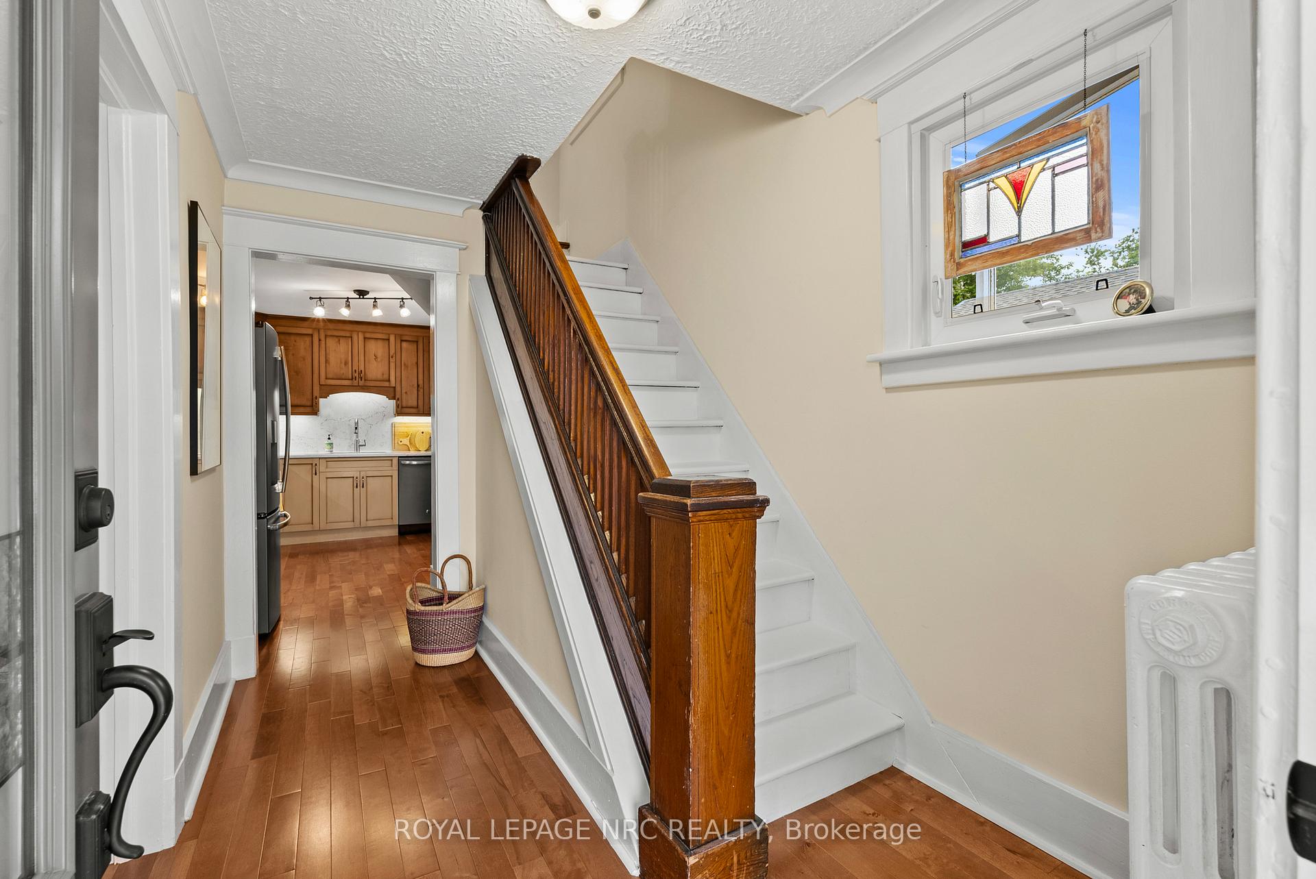 Photo 9 of 5 Greenlaw Place, St. Catharines, Downtown — HOMEH