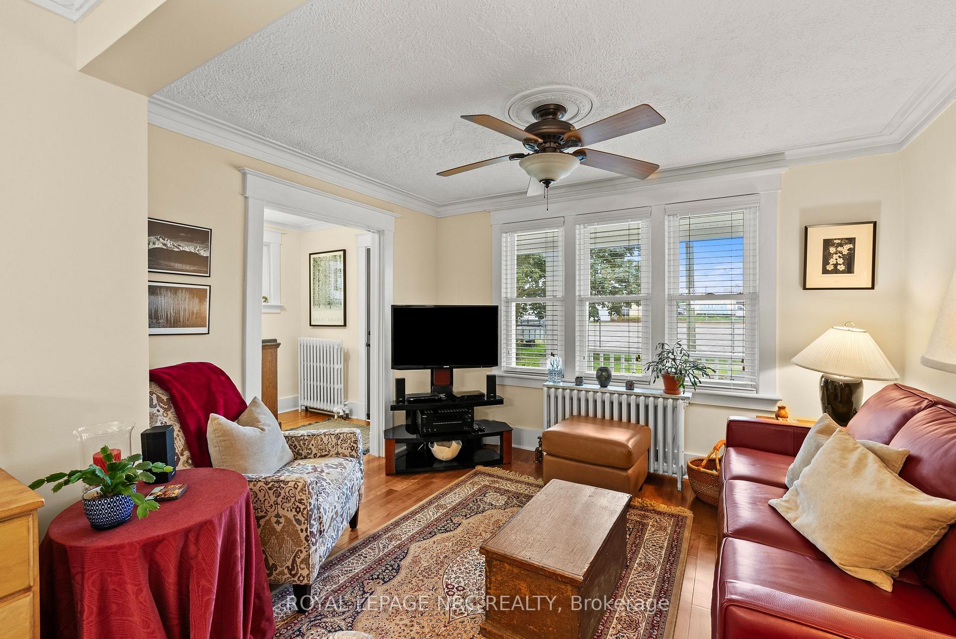 Photo 10 of 5 Greenlaw Place, St. Catharines, Downtown — HOMEH