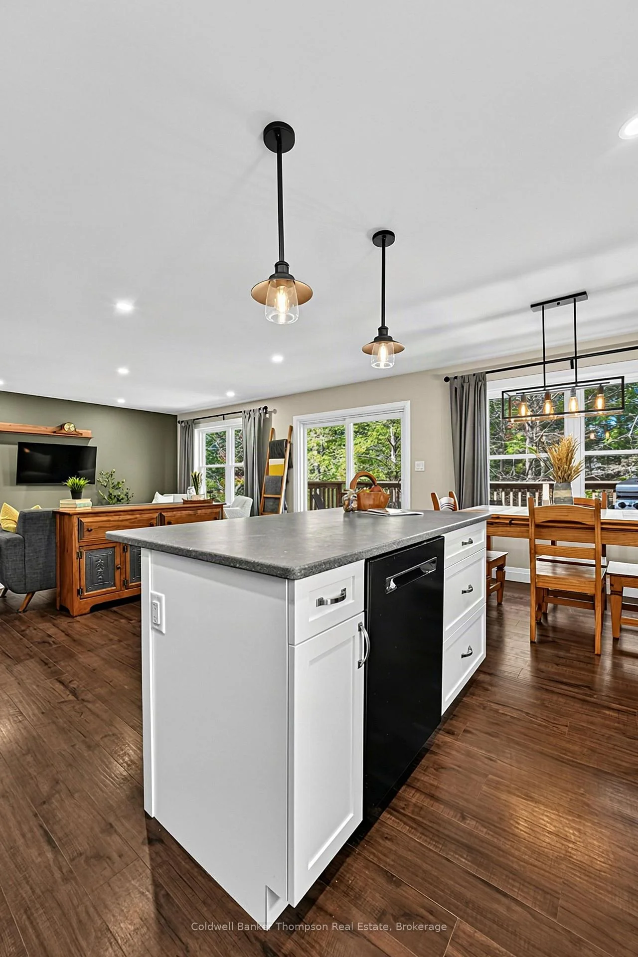 Photo 17 of 15 Goodwin Drive, Huntsville, Chaffey — HOMEH