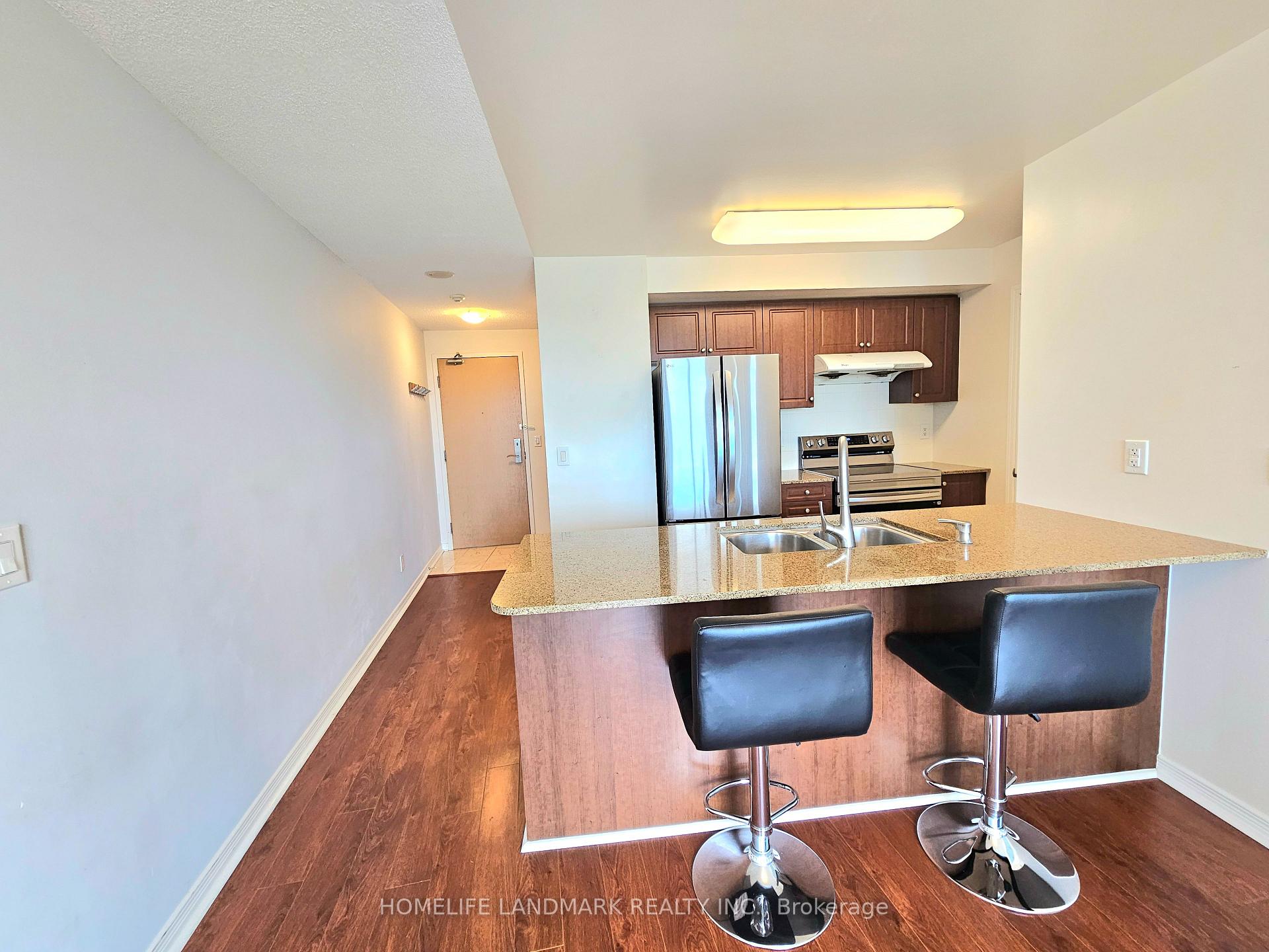 Photo 4 of Unit 812, 503 Beecroft Road, North York, Willowdale West — HOMEH