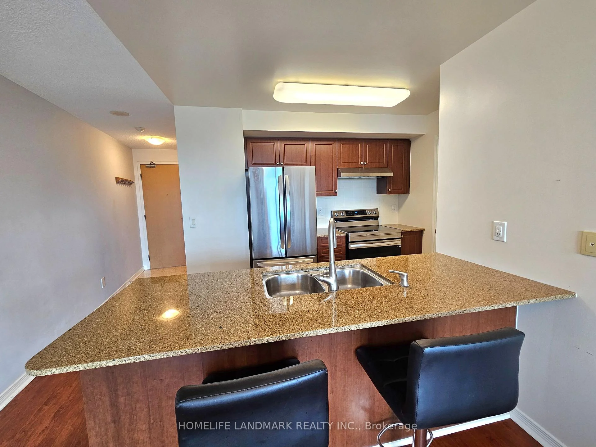 Photo 3 of Unit 812, 503 Beecroft Road, North York, Willowdale West — HOMEH