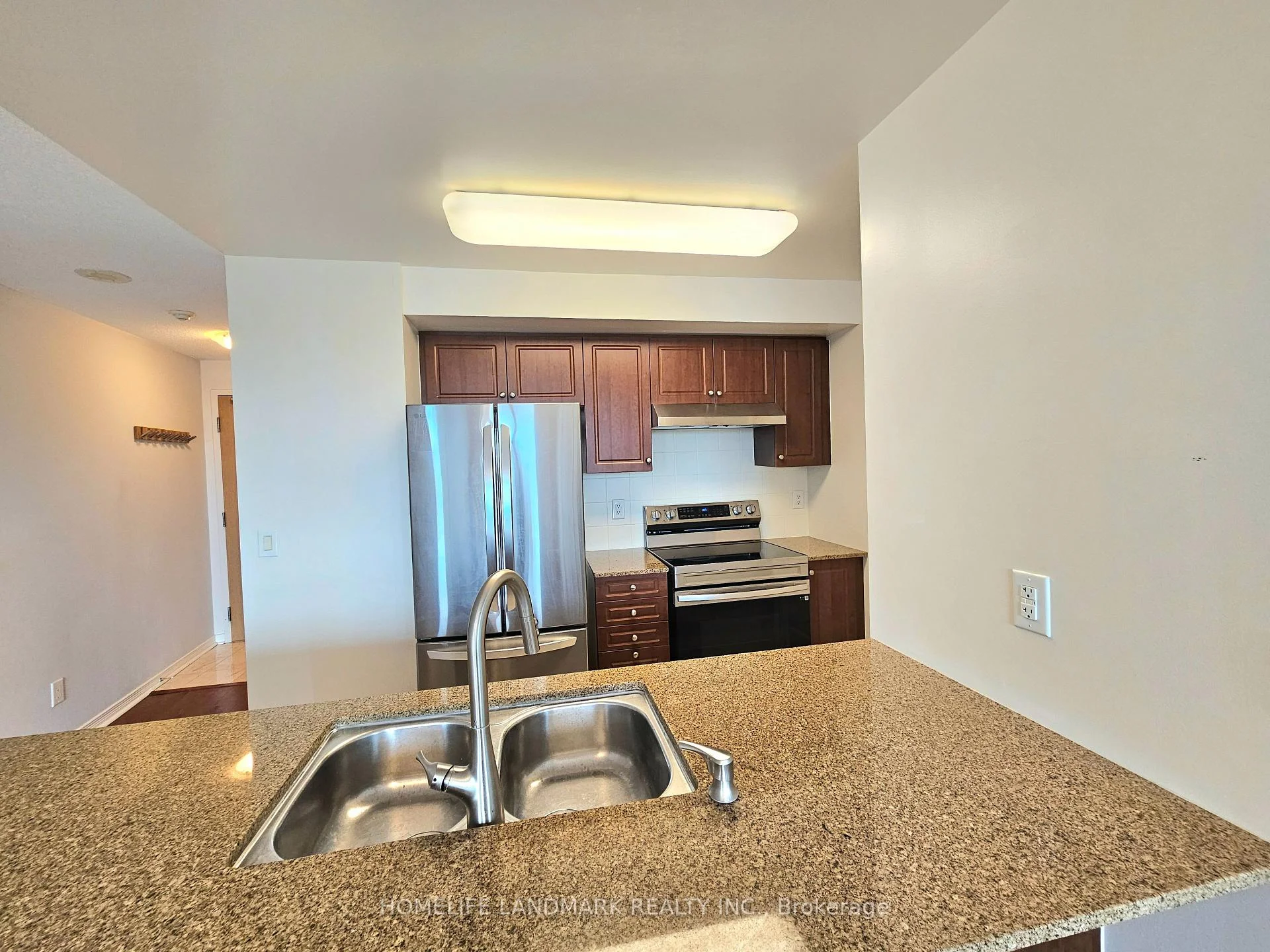 Photo 19 of Unit 812, 503 Beecroft Road, North York, Willowdale West — HOMEH