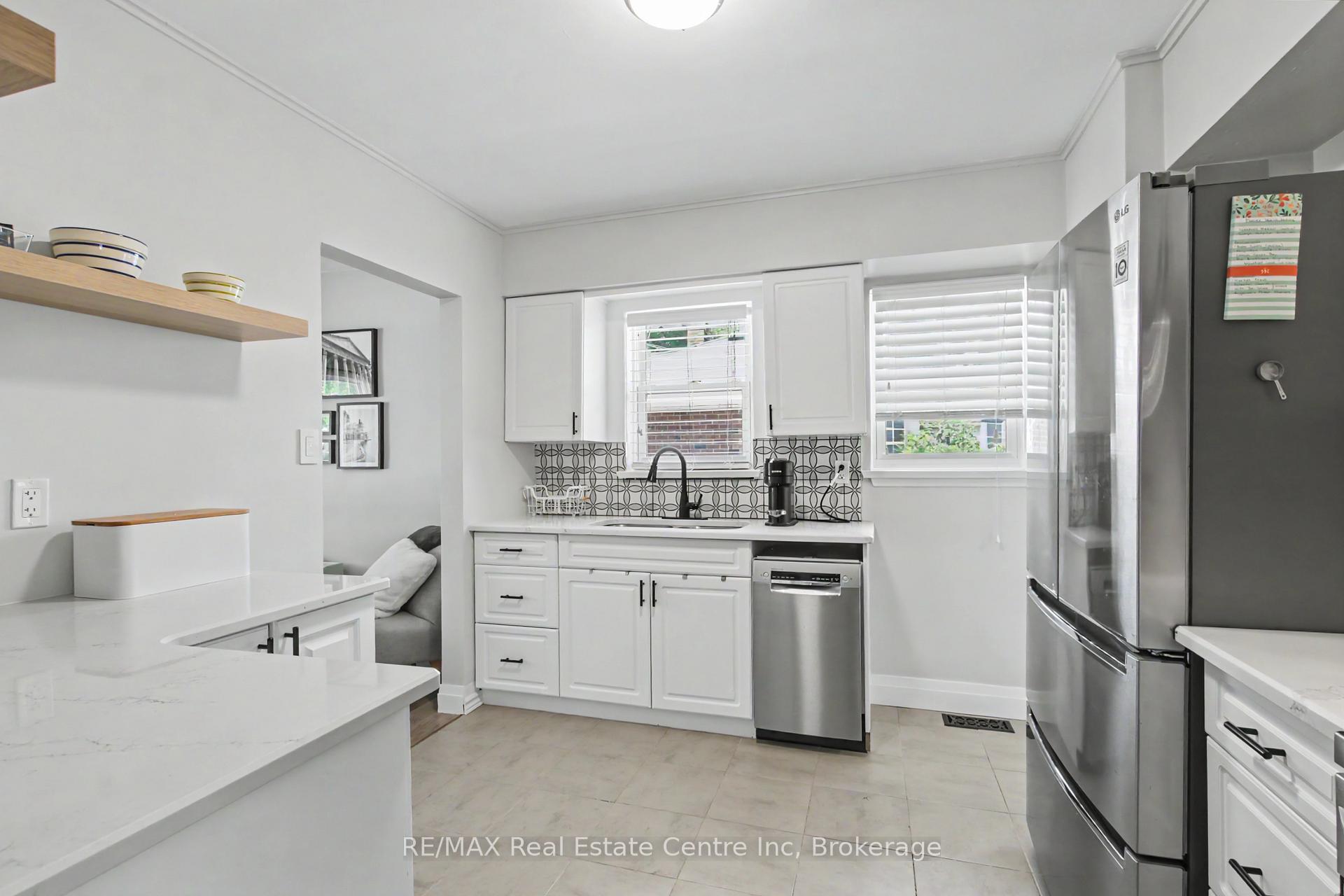 Photo 10 of 57 Vancouver Drive, Guelph, St. George's — HOMEH