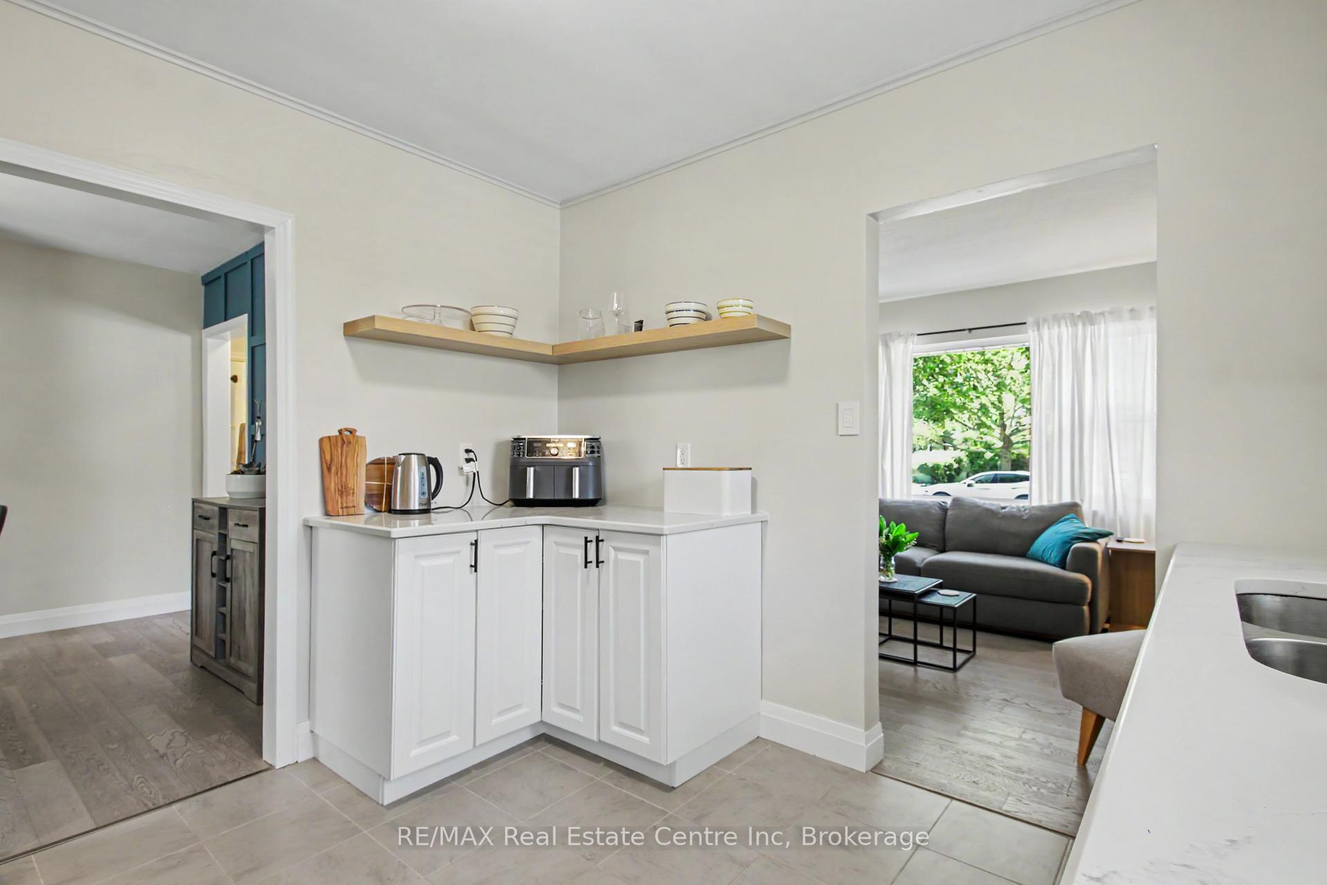 Photo 11 of 57 Vancouver Drive, Guelph, St. George's — HOMEH