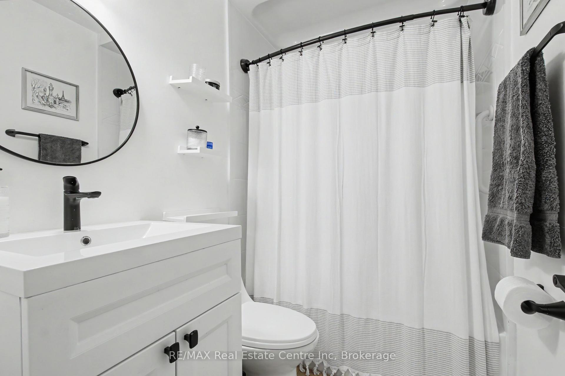 Photo 12 of 57 Vancouver Drive, Guelph, St. George's — HOMEH