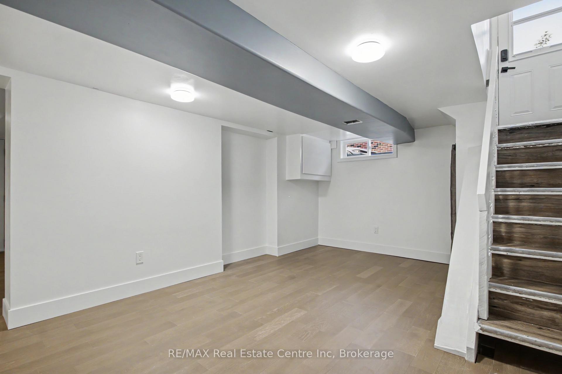 Photo 21 of 57 Vancouver Drive, Guelph, St. George's — HOMEH