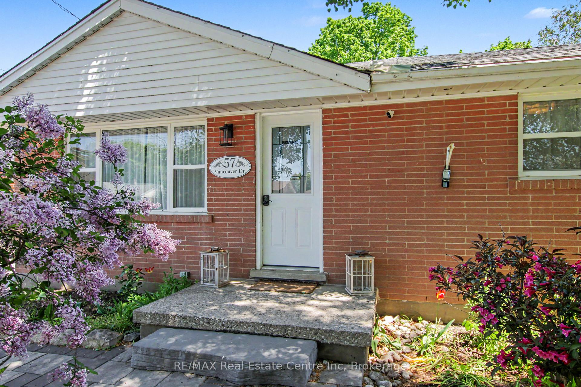 Photo 26 of 57 Vancouver Drive, Guelph, St. George's — HOMEH