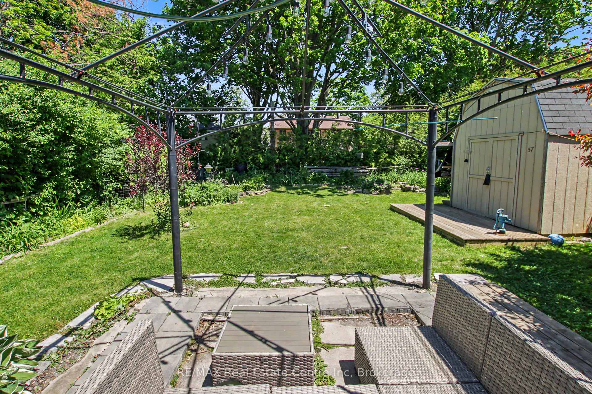 Photo 30 of 57 Vancouver Drive, Guelph, St. George's — HOMEH
