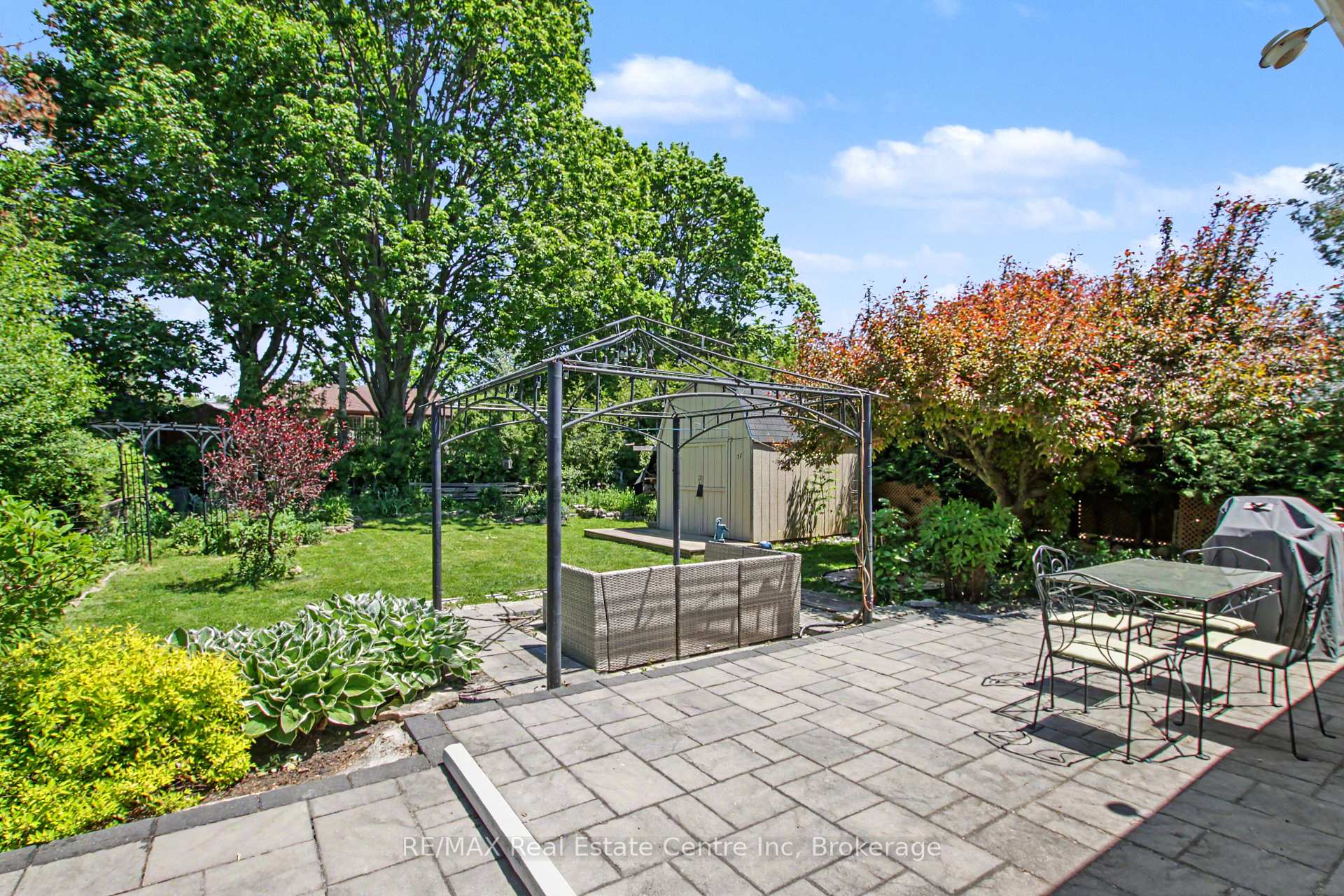 Photo 31 of 57 Vancouver Drive, Guelph, St. George's — HOMEH